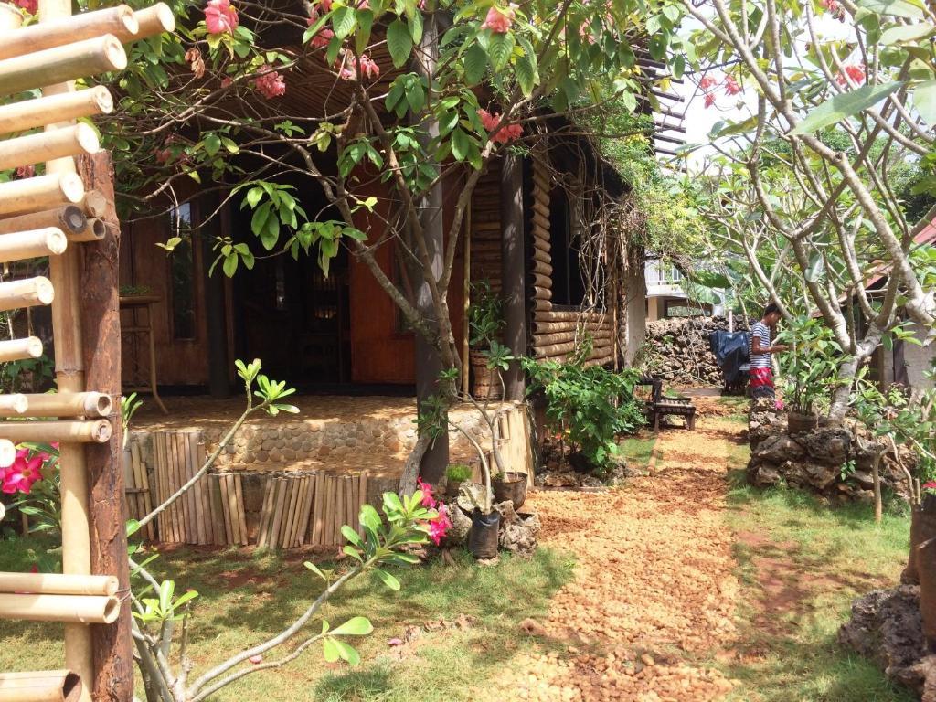 The Village House Puerto Princesa Екстер'єр фото